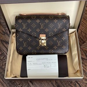 Louis Vuitton Pochette Metis - Monogram